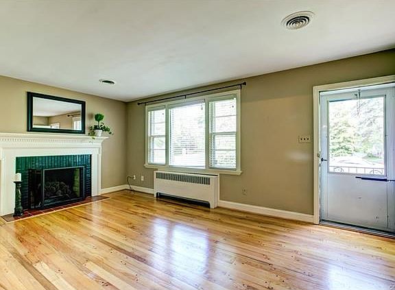 4th image of 6104 W Club Ln