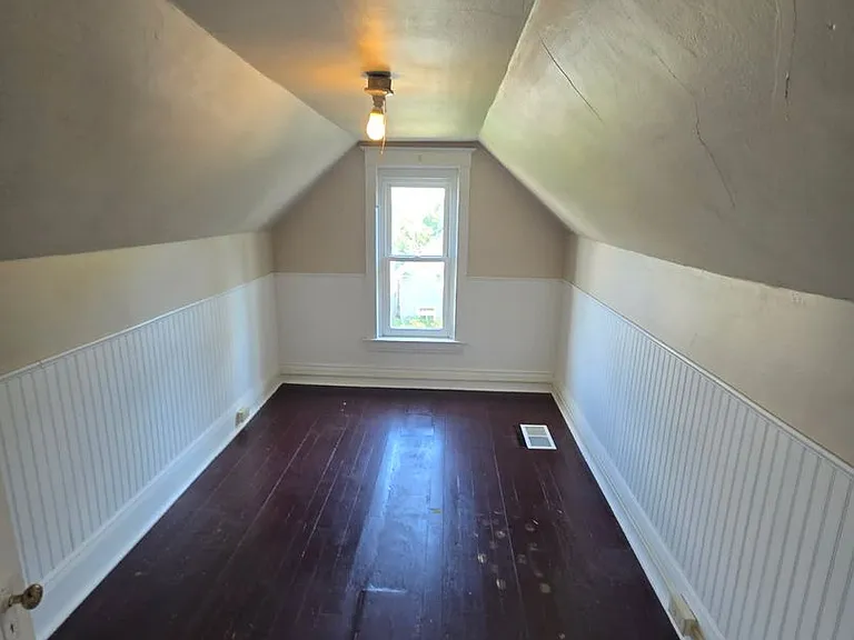 2821 Wicklow St — Photo 3