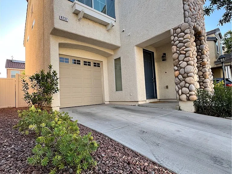 8237 Golden Flowers St — Photo 45