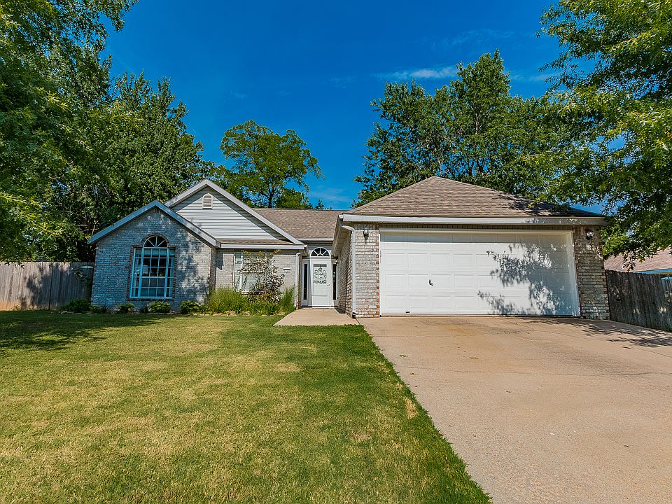 1st image of 1725 S Tallgrass Dr