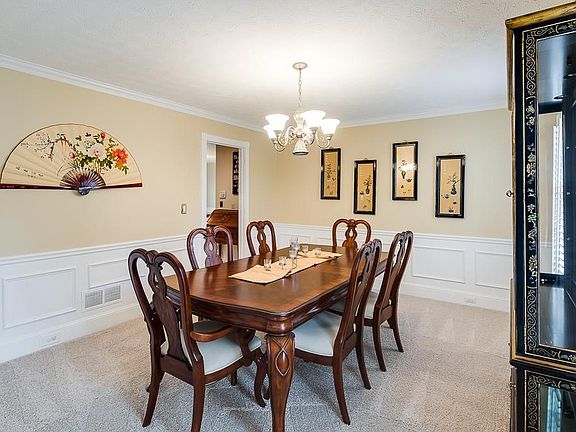 5th image of 6597 Rosecommon Dr