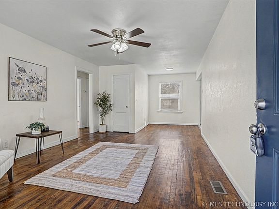 3rd image of 1007 Wesley Dr