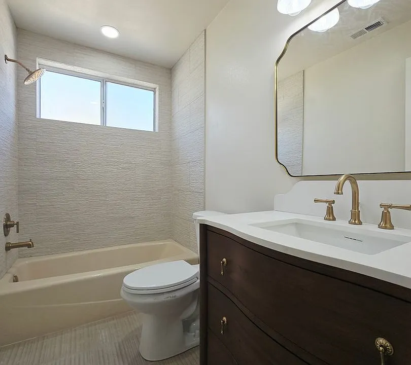 9039 Hermosa Ave