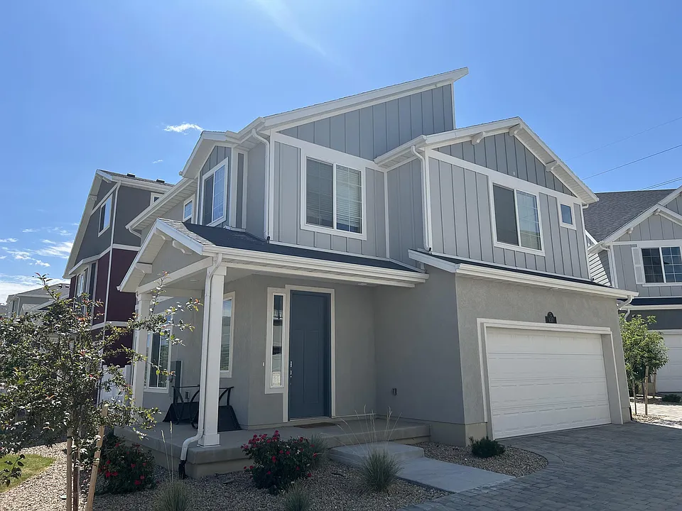 137 E Brushy Canyon St #1