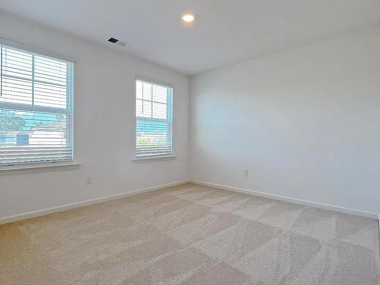 366 Golden Eagle Pkwy — Photo 17