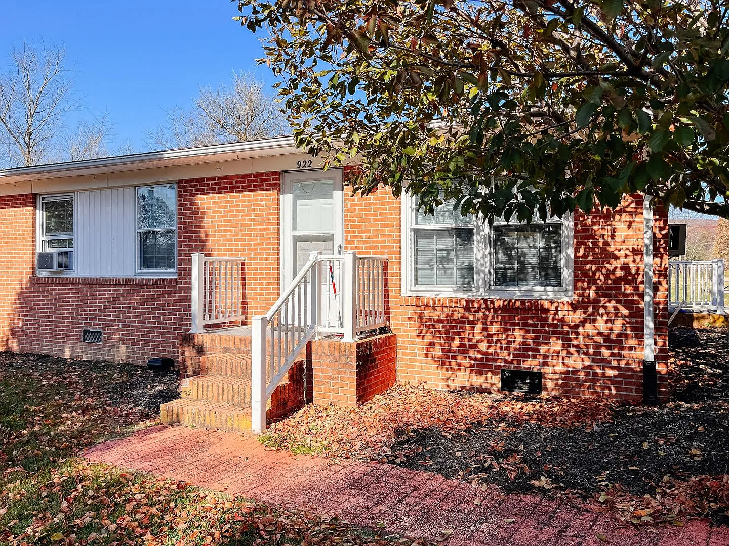 2 Bedroom 1 bath Duplex — Photo 4