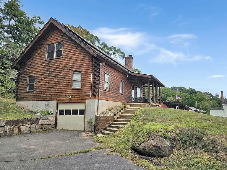 698 Leetes Island Rd — Photo 4