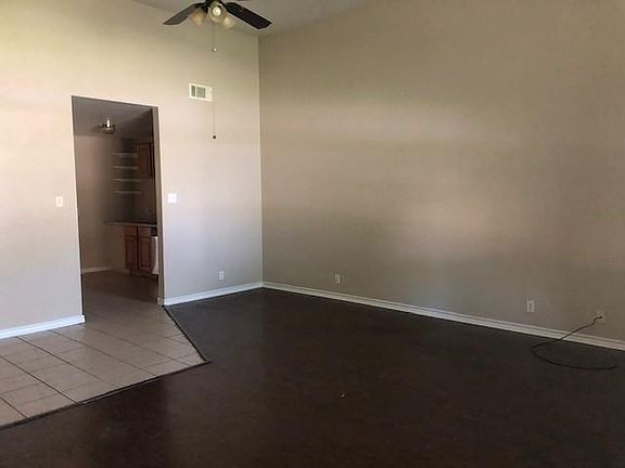 4th image of 908 W Houston St