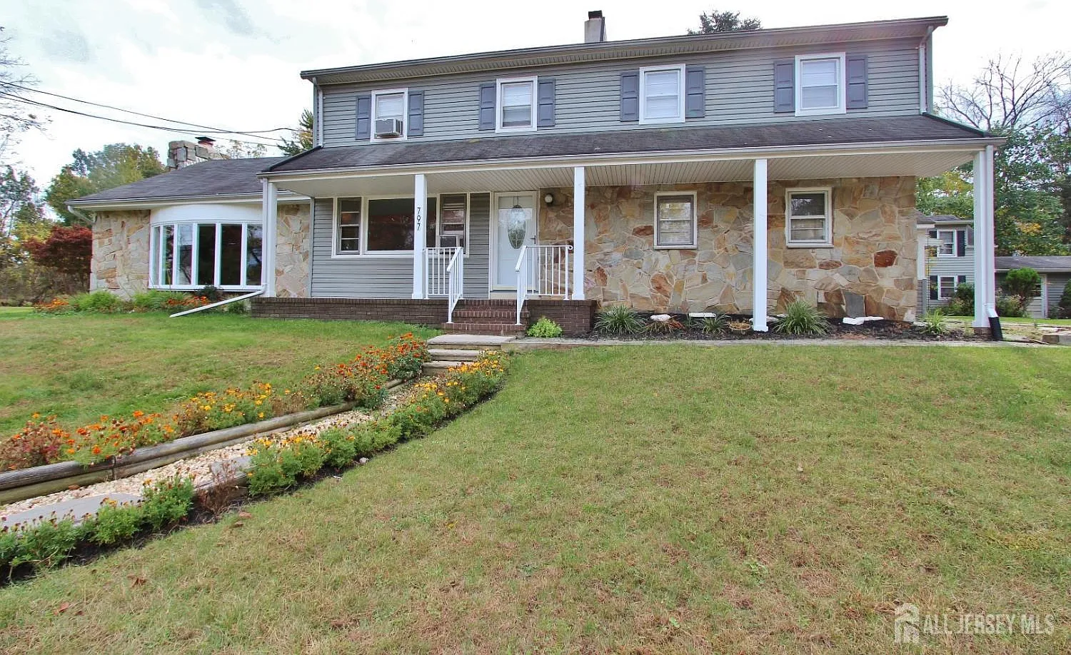 4 bed, 3.0 bath, 3248 sqft, $3,500 — Photo 1