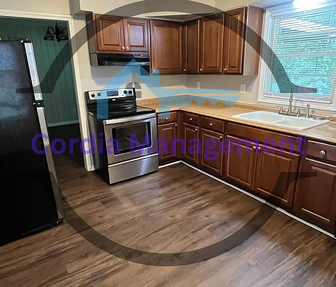 1917 Janet Ln — Photo 3