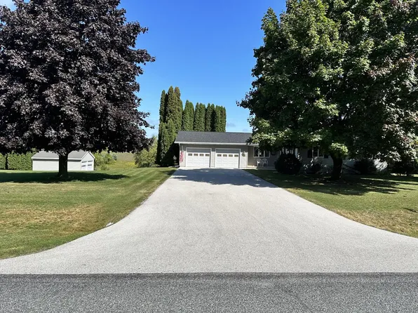 W6338 Aurora ROAD, Plymouth, WI 53073