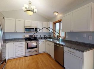 3814 10th Ave SW, Rochester, MN 55902