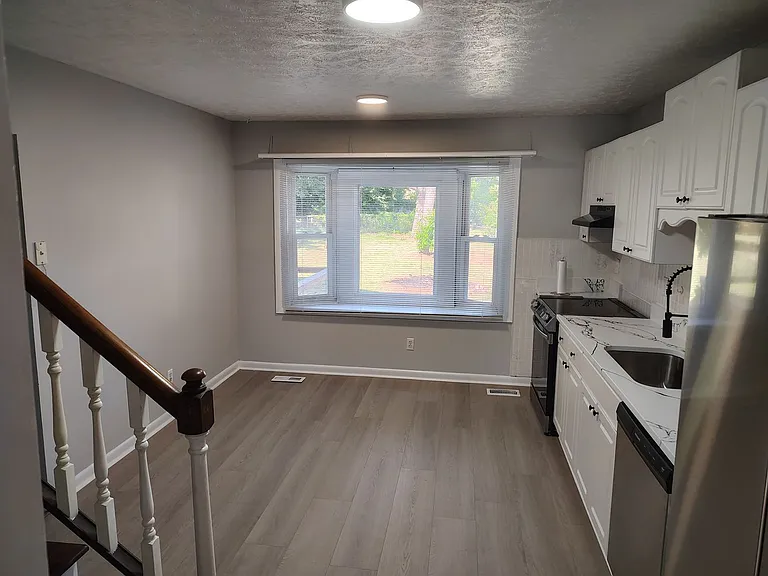 1161 Patrick Dr — Photo 9