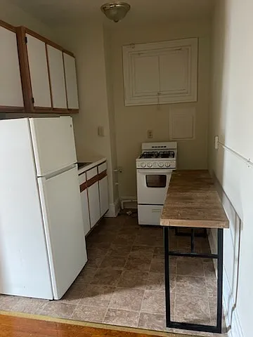 Waverly Apartments — Photo 6