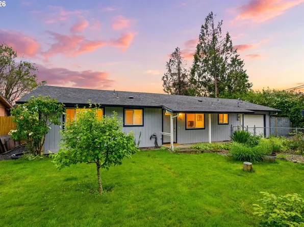 550 E 7th St, La Center, WA 98629