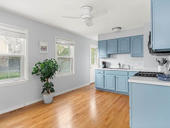 5th image of 11 Stickney Ave