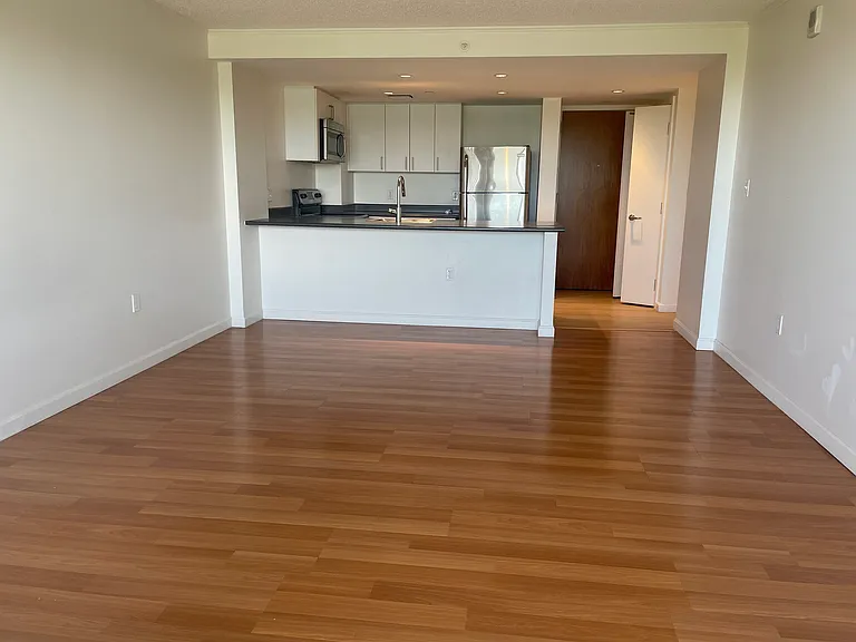 293 Harvard St S #6 — Photo 3