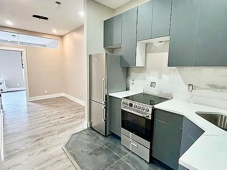 302 E 3rd St #5C — Photo 1