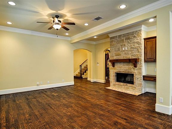 4th image of 2648 Stoneleigh Cir