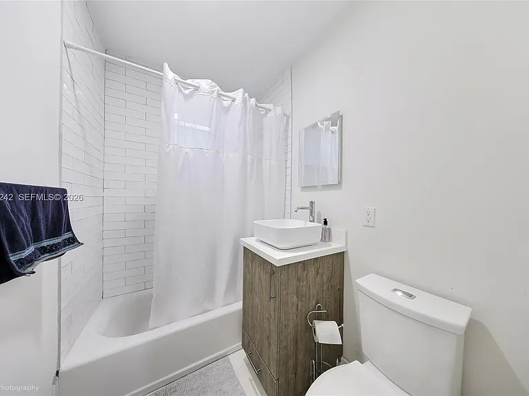 526 Satinwood Dr — Photo 18