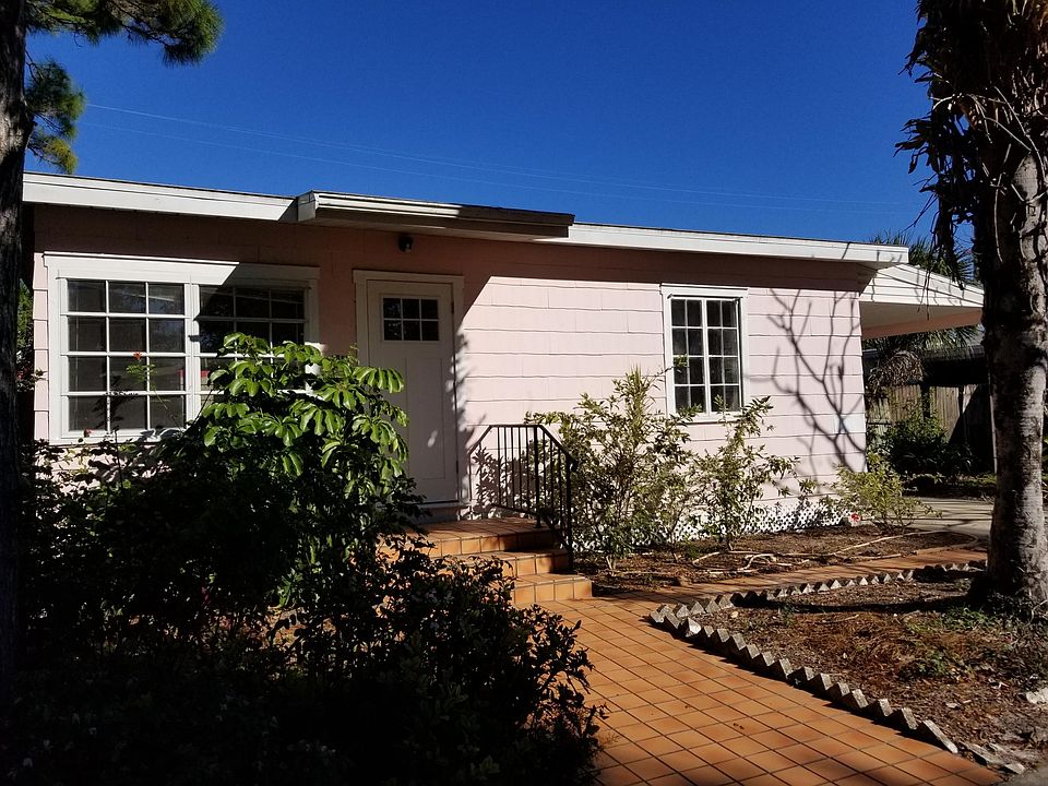 Adorable cottage home