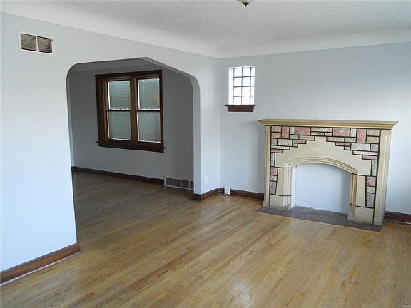 3rd image of 8569 Riverview Blvd
