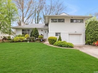 794 Park Ln, East Meadow, NY 11554