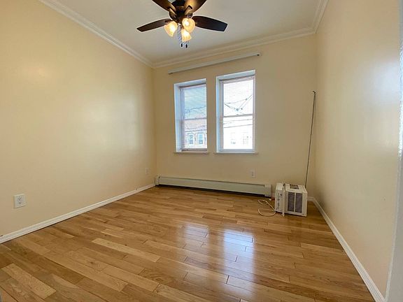 4th image of 9202 Rockaway Beach Blvd