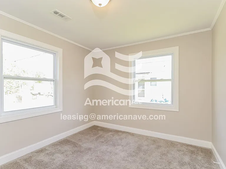446118_010_wm_-_bedroom_13588954.jpg
