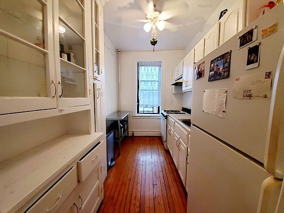 3rd image of 601 40th St #C39
