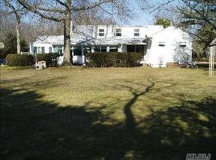 847 Ivy Hill Rd, Woodmere, NY 11598