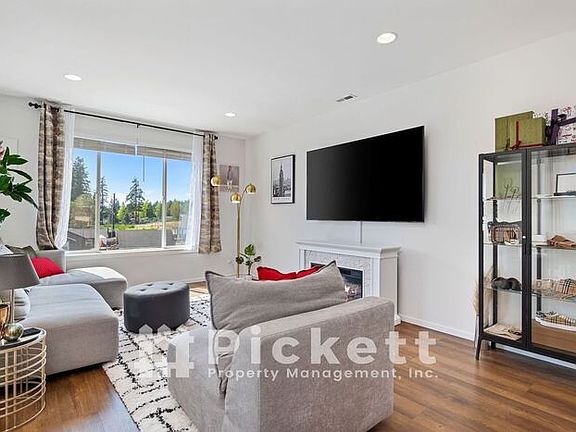 5th image of 898 Highgarden Dr
