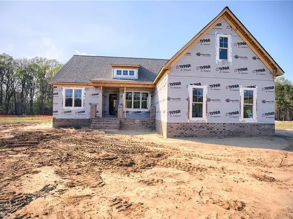 191 Courtney Ln, Dutton, VA 23050