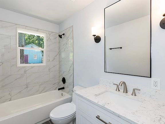 3rd image of 2637 Kirk Rd