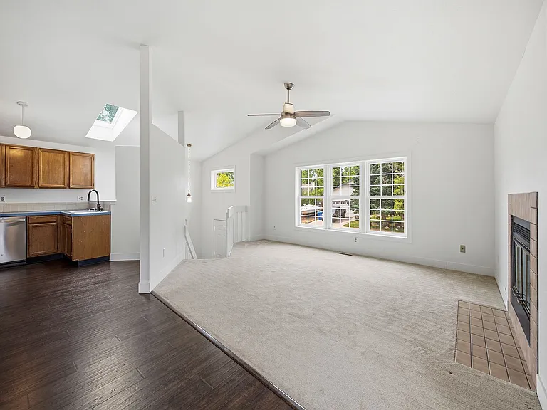 2742 Pampas Dr — Photo 5