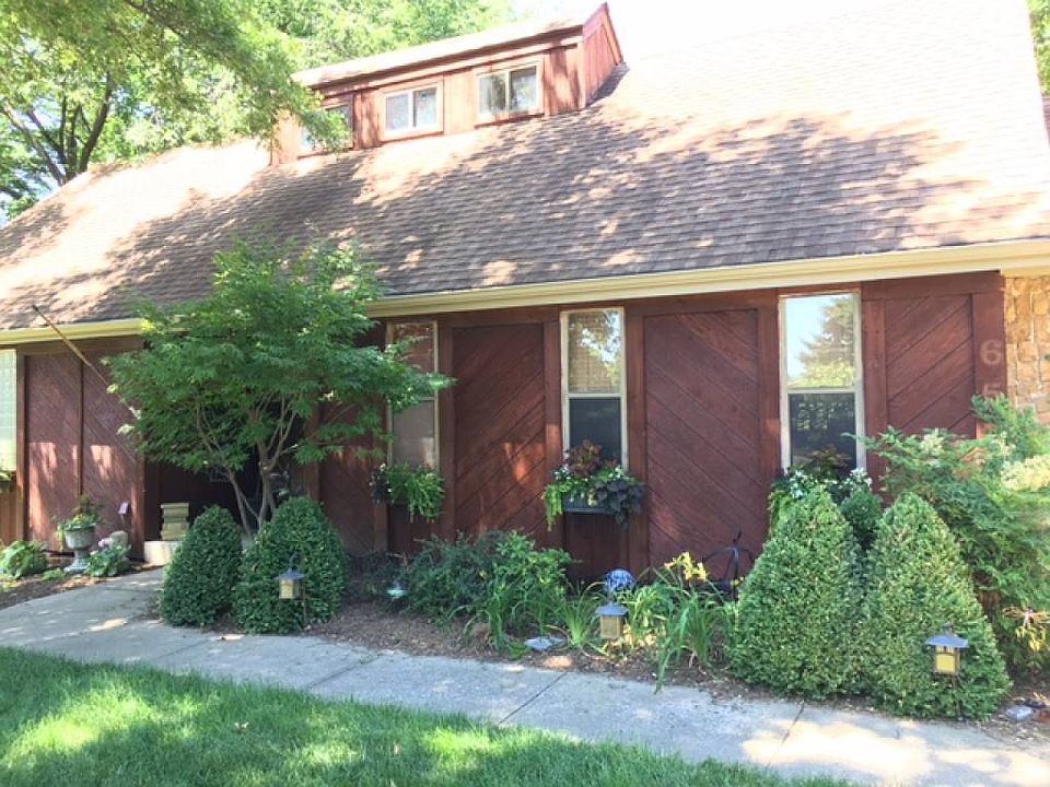 1st image of 6512 NW Sweetbriar Ln