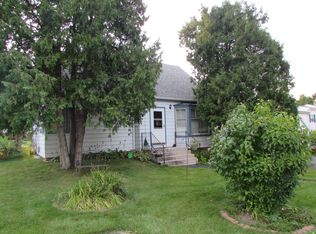 4551 S 112th St, Greenfield, WI 53228