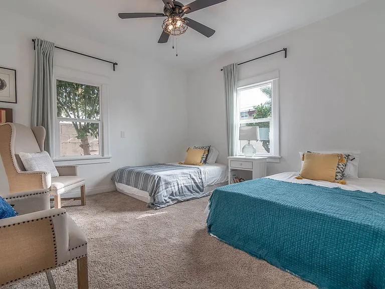 7319 S Hobart Blvd — Photo 34