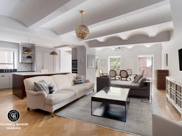 275 West 10th Street 5A image 2 of 15