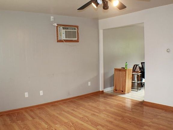 5th image of 7611 Venus St