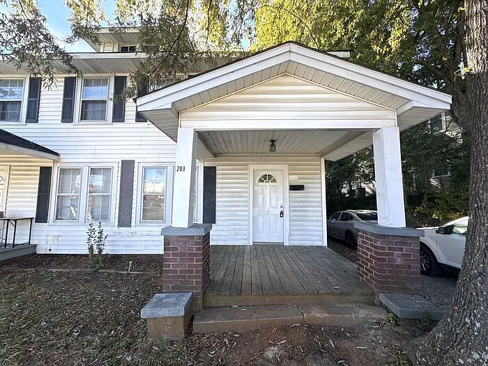 203 W 3rd Ave