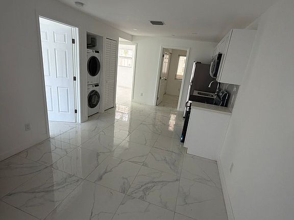 3rd image of 729 SW 3rd St #2