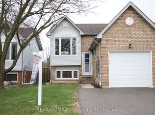 11 Fenwick Ave, Clarington, ON L1C4R6