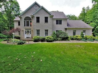 2430 Red Oak Ct, Ravenna, OH 44266