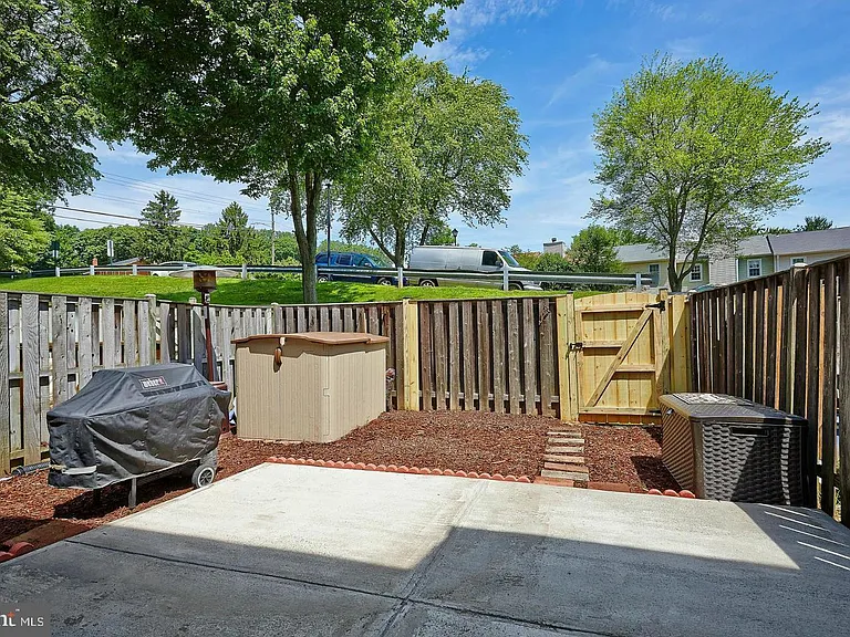 5407 Helm Ct — Photo 36