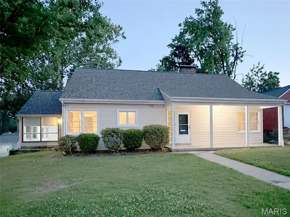 1001 Pike St, Saint Charles, MO 63301