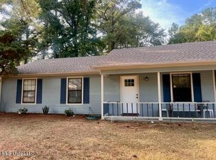 575 Briarcliff Cir, Jackson, MS 39212