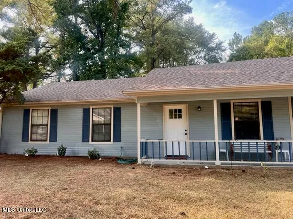 575 Briarcliff Cir, Jackson, MS 39212