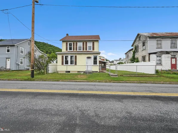 408 E Railroad Ave, New Ringgold, PA 17960