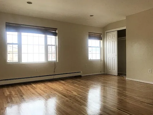 Rented by Hillel Realty Group | media 10